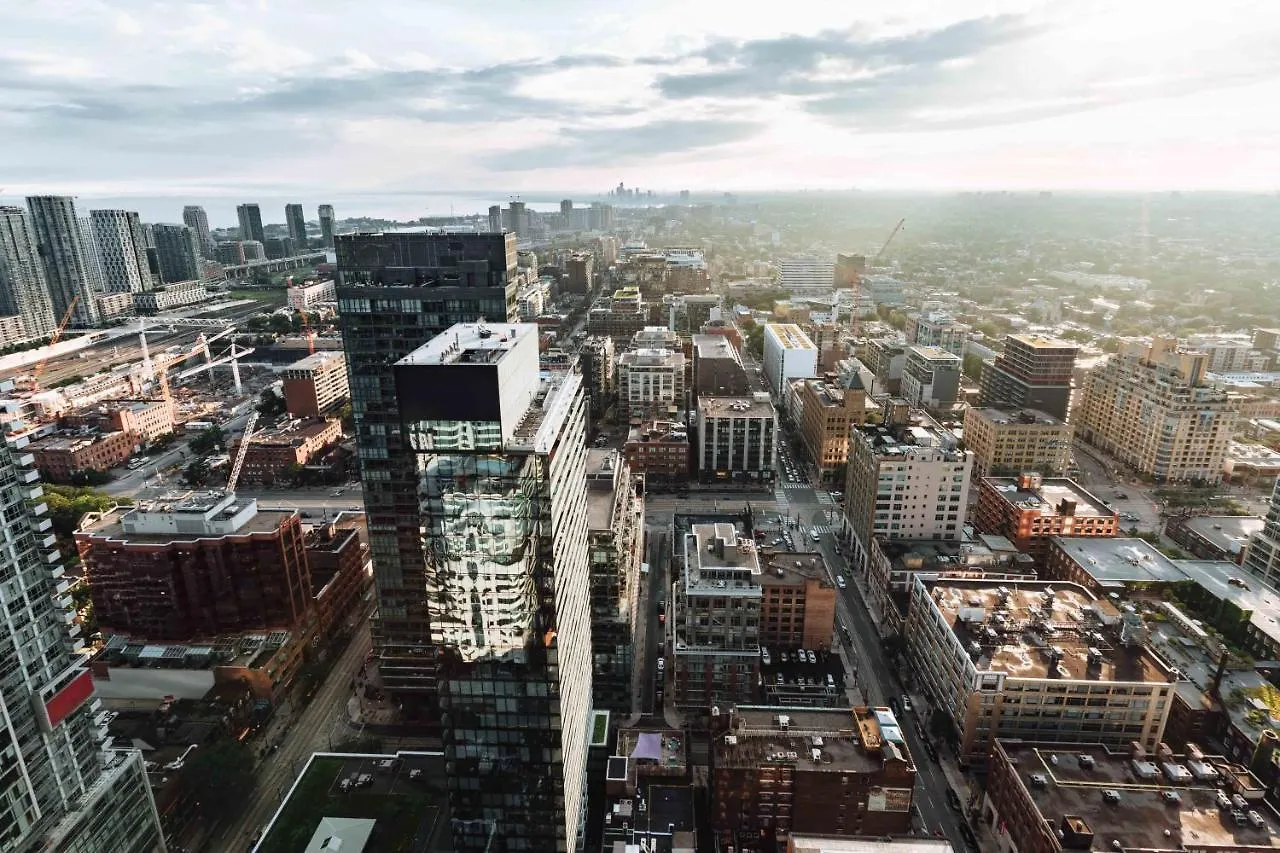 Skyview Brand New Apartments In Core Business District Toronto